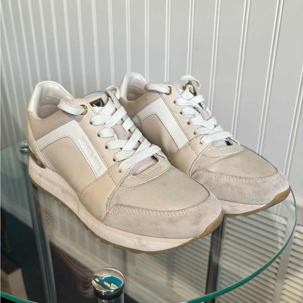 Michael Kors Cream Light Snackers Size 7: Step into Luxury